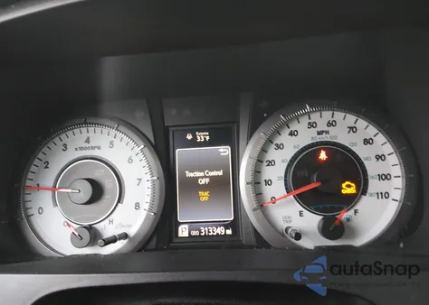 2016 Toyota Sienna Se 8 Passenger z USA, uszkodzony, nr VIN 5TDXK3DC0GS710053